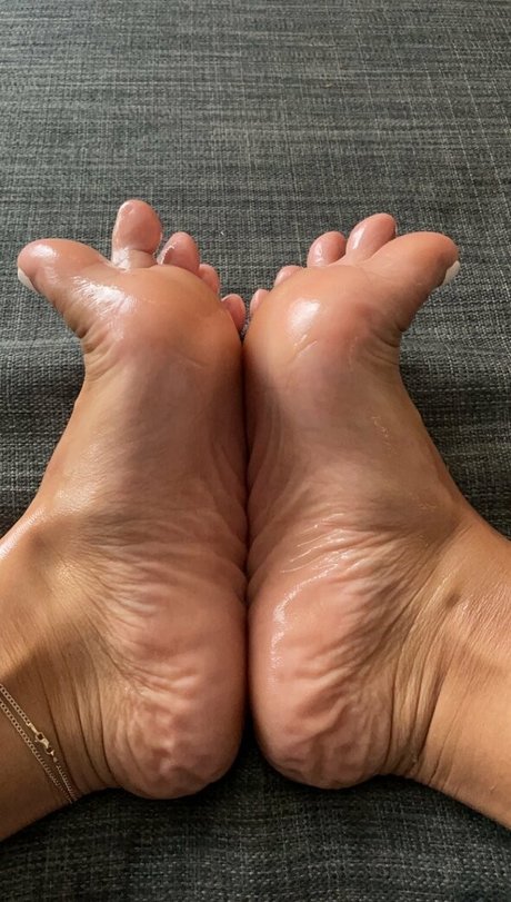 ストリップショー オンリーファンズ 美しい裸 写真