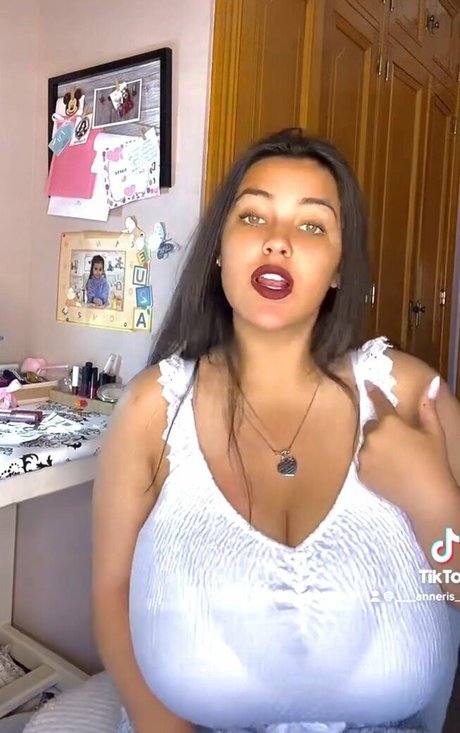 アマチュアペッギングオンリーファンズ 可愛い 写真