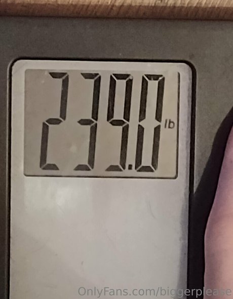 biggerplease ポルノスター 写真