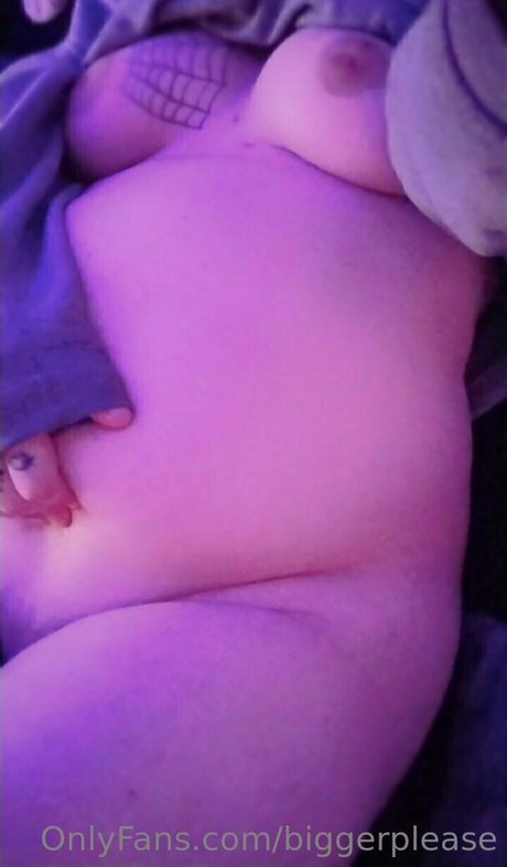 biggerplease セクシーモデル 写真