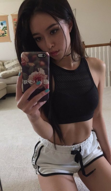 basedlilv xxxモデル 画像