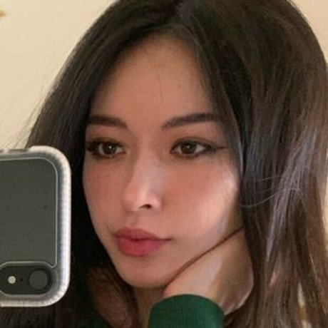 basedlilv アダルト女優 写真