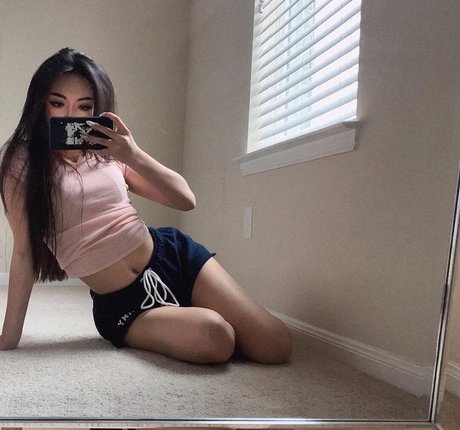 basedlilv ポルノスター ヌード 写真