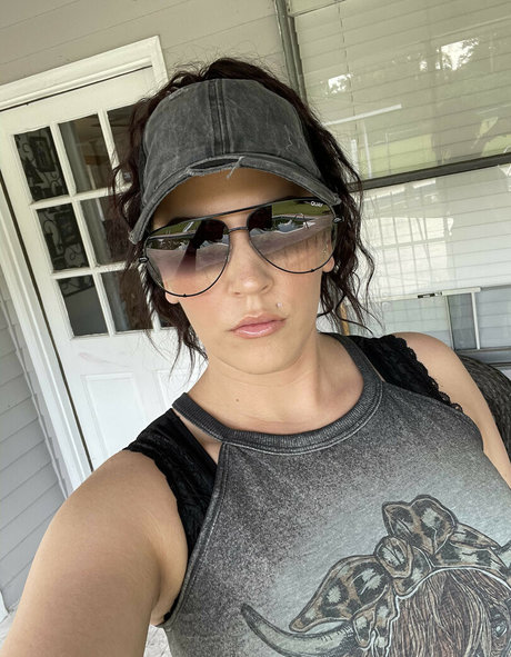 hotwife brookeblaze 可愛いモデル 写真