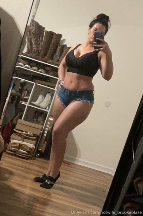 美しいベイビーオンリーファンズ 裸 ギャラリー