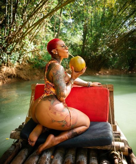 ItsJustRocky スター ヌード 写真