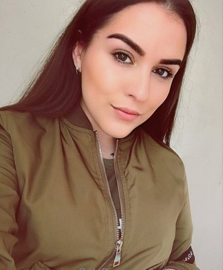 裸の女の子オンリーファンズ 無料ポルノ アーカイブ