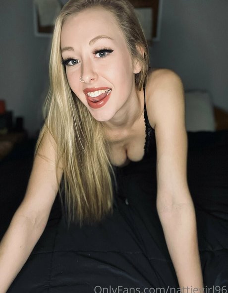 スムーズなオンリーファンズ ポルノグラフィック 写真