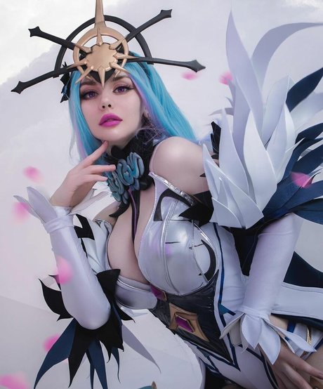 Angie Strelnikova 無料のスター 画像