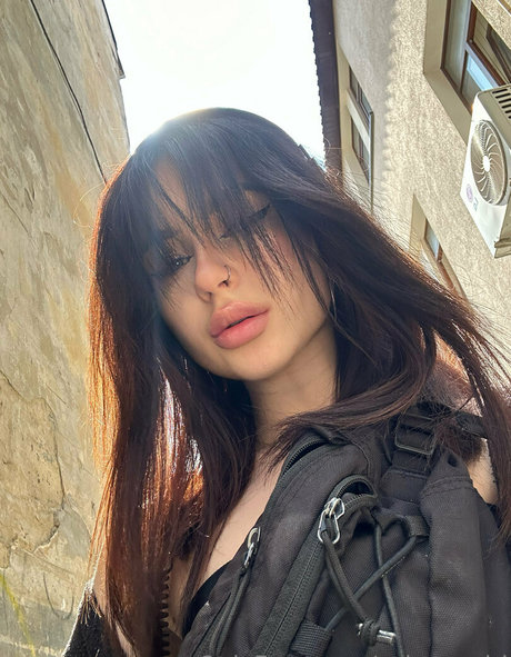 selena girl ポルノモデル 写真