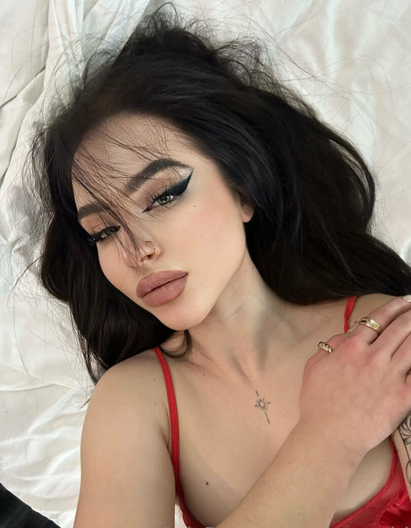 selena girl ポルノスター 写真