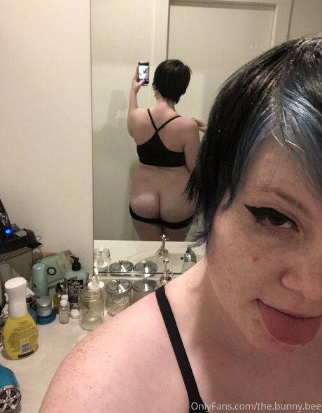 巨大ディルドオンリーファンズ アダルト 写真