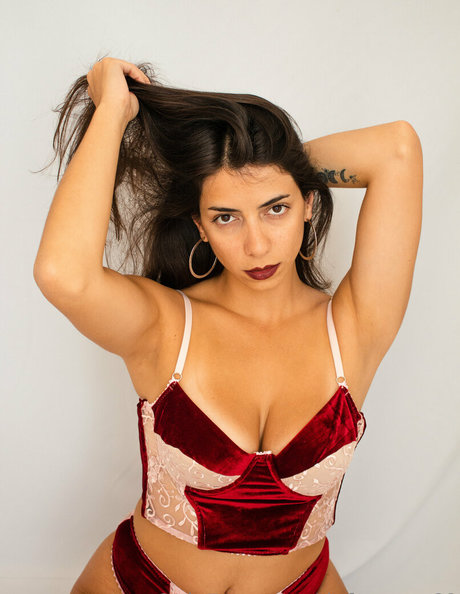 ダウンオンリーファン 無料xxx 画像