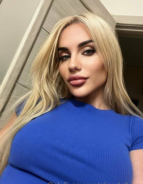 alicedollyua XXXモデル 写真