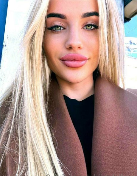 alicedollyua 最高のモデル 写真