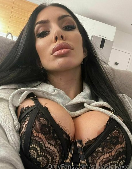 オンリーファンズ体験 アートヌード 画像