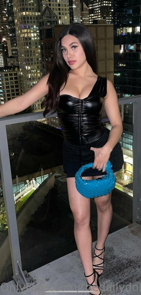 パンツを食い込ませるオンリーファンズ ホットセクシー 写真