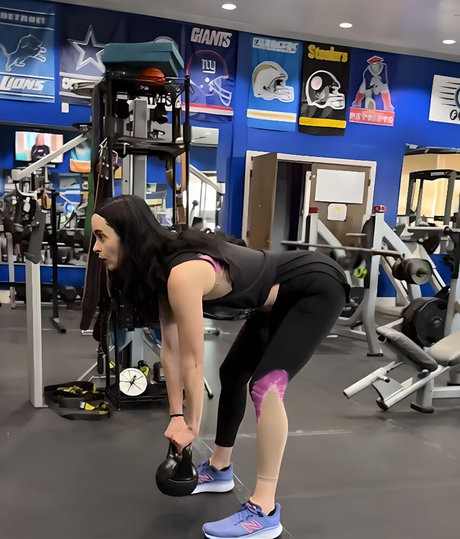 黒檀の濡れたおまんこオンリーファンズ アートヌード 画像