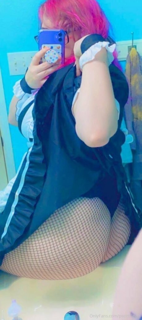 pecchilewd 裸のモデル 写真