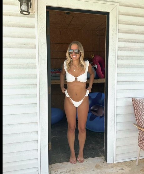 Adora Nicole セックスポルノスター 画像