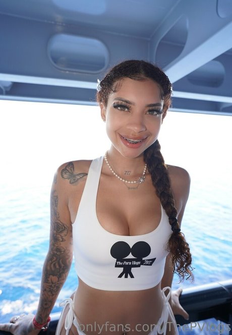 黒人女性のオンリーファンズ パーフェクト 画像