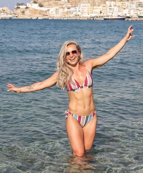 Larissa Van Meerten セクシーなポルノスター 画像