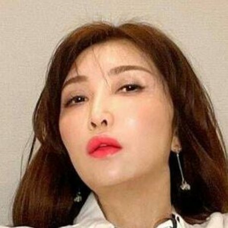 デカ尻ティーンオンリーファンズ HD 画像