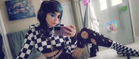 Knives 裸のモデル 画像