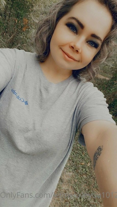 lovegiantess ポルノスター 写真