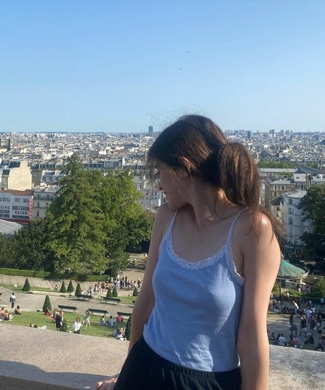 A Bit Rebecca トップ女優 ギャラリー