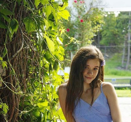 A Bit Rebecca HDポルノスター 画像