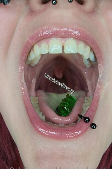 タイのティーンオンリーファン えろた 写真