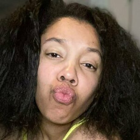 uniquesativa セックス女優 画像