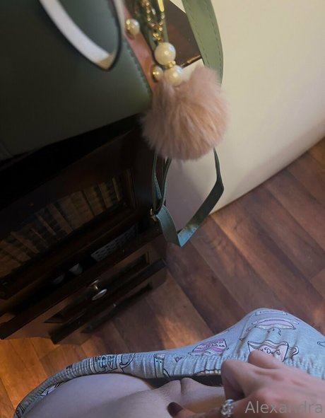 brunetteheadbaddie アート女優 画像