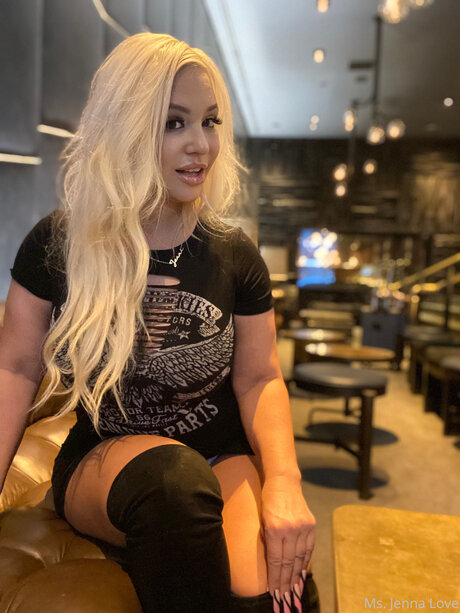 日本の熟女オンリーファンズ エロ ギャラリー