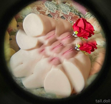 tall doll ヌード女優 ギャラリー