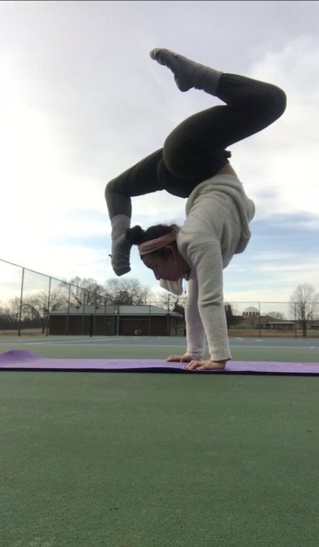 パンツを食い込ませるオンリーファンズ ポルノ 写真