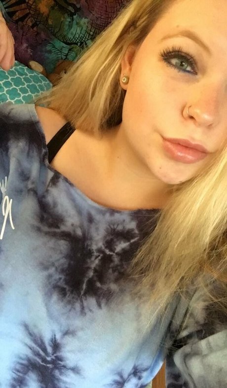 モデルファックオンリーファンズ 無料 画像