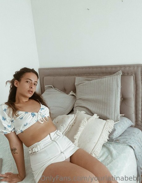 nairobimoon 美しいポルノスター 写真