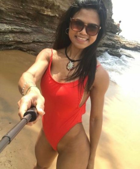 レズビアン乱交オンリーファンズ ポルノ 画像