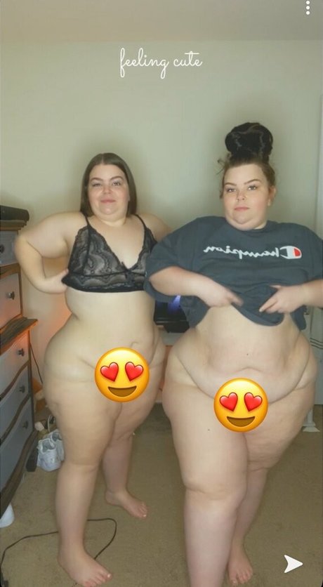 曲線美のブロンドオンリーファンズ セクシー 写真