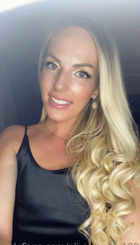 Olivia Anne 1990 最高のスター 写真