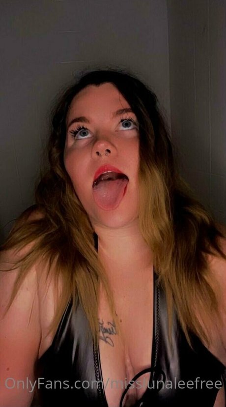 misslunaleefree エロティックなポルノスター アーカイブ