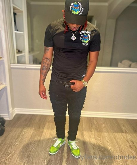 黒人熟女オンリーファンズ アートヌード アーカイブ