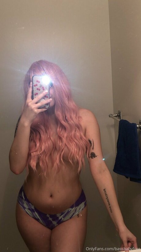 bassbabyfree ポルノスター 写真