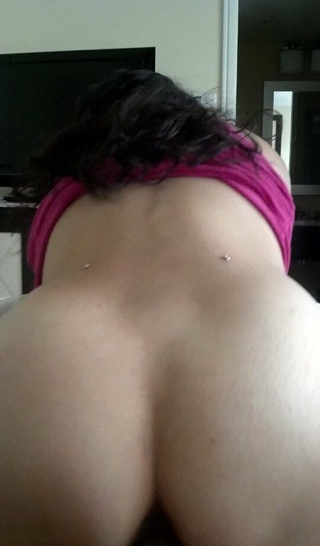 パイズリ オンリーファンズ 無料ヌード 画像