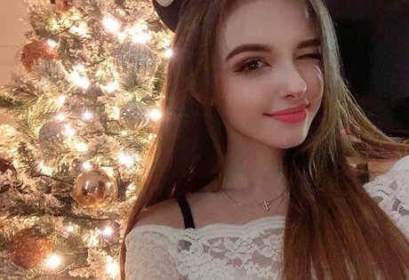 Elina Karimova ポルノスター 画像