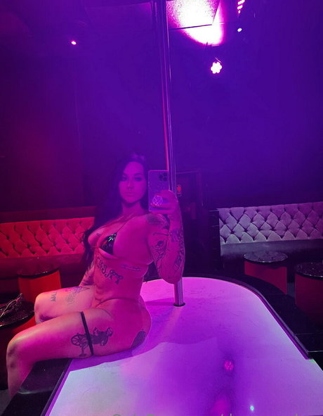 Demoncakes ヌードモデル 写真