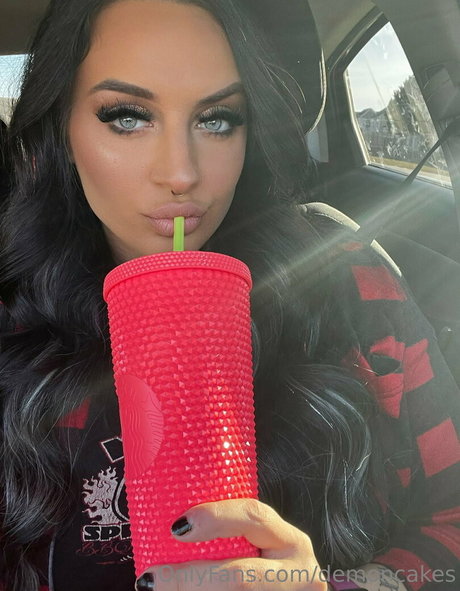 Demoncakes 完璧なモデル 写真