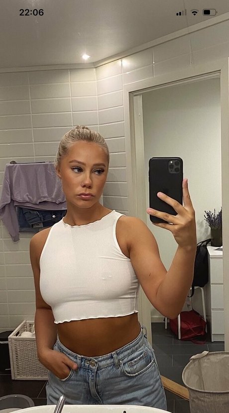 フェラチオ ティーン オンリーファンズ セクシー 写真